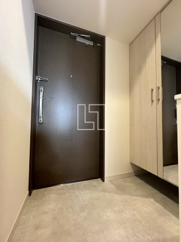 玄関　スプランディッド難波キャトル　玄関