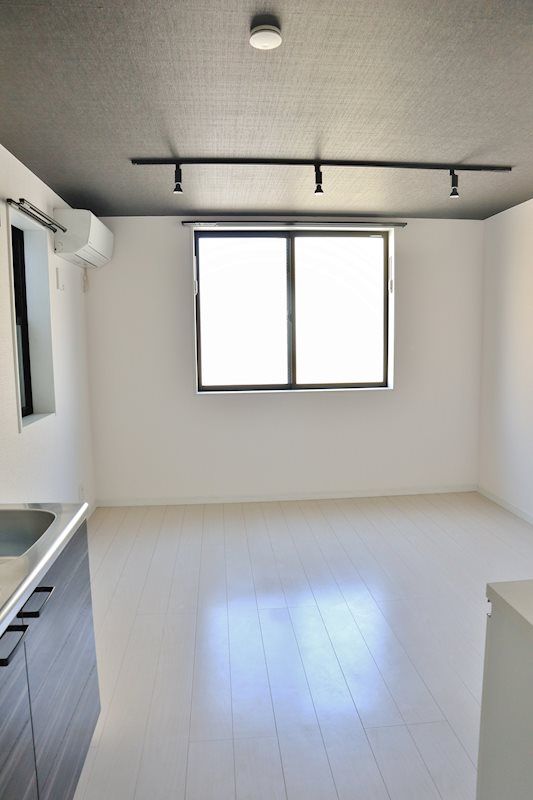 居室・リビング　使いやすい形の為、レイアウトを楽しめます♪