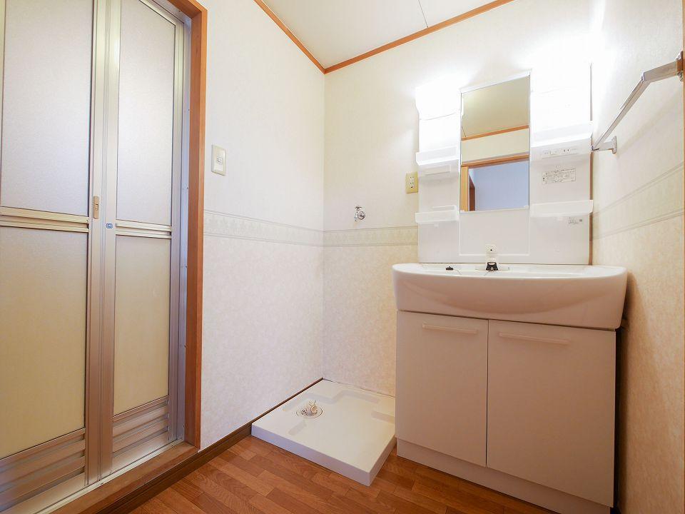 洗面設備　明るい洗面脱衣室♪