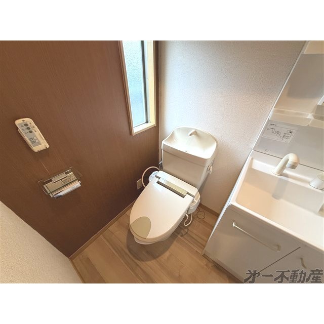 トイレ　温水洗浄暖房便座