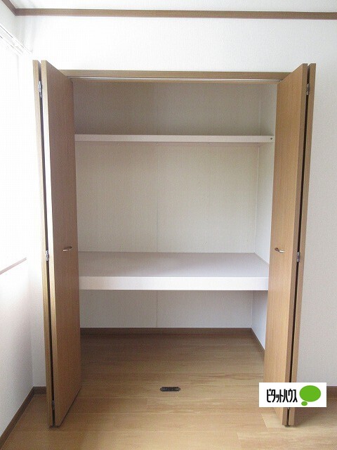 収納　洋室収納