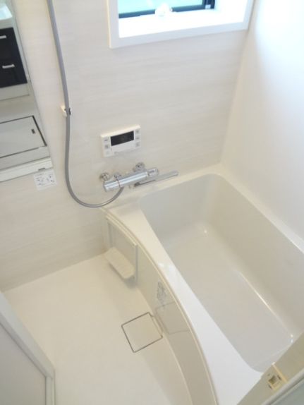 バス・シャワールーム　別部屋の写真です