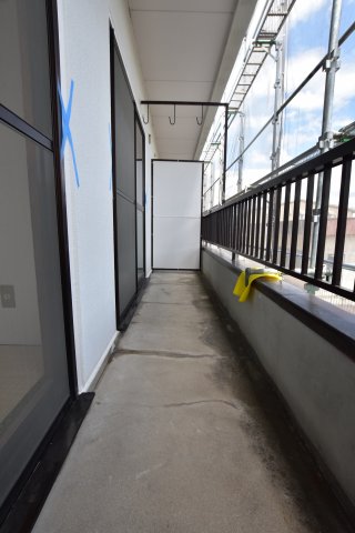 バルコニー　同物件、別号室の写真です。