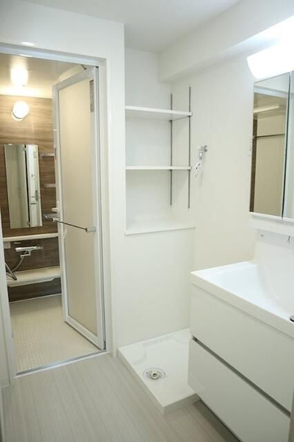 洗面設備　スペースが確保できる洗面所です