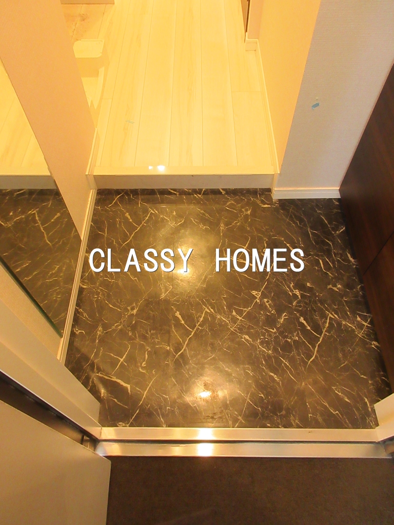 玄関　2019年竣工　サンライズ大森：玄関