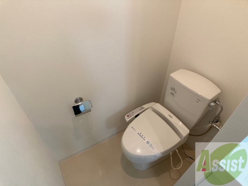 トイレ　ウォシュレット機能がついたトイレです。安心して使用できます。