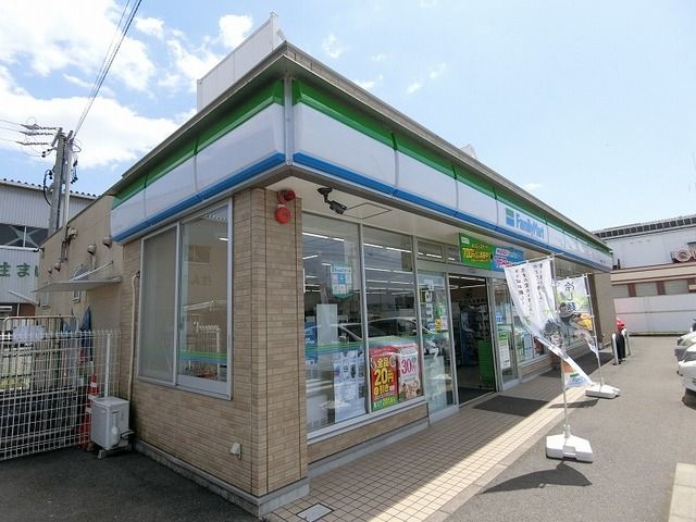 コンビニ　ファミリーマート大垣築捨町二丁（コンビニ）まで552m