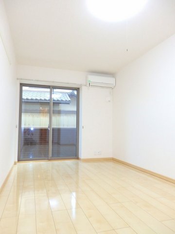 居室・リビング　居間です