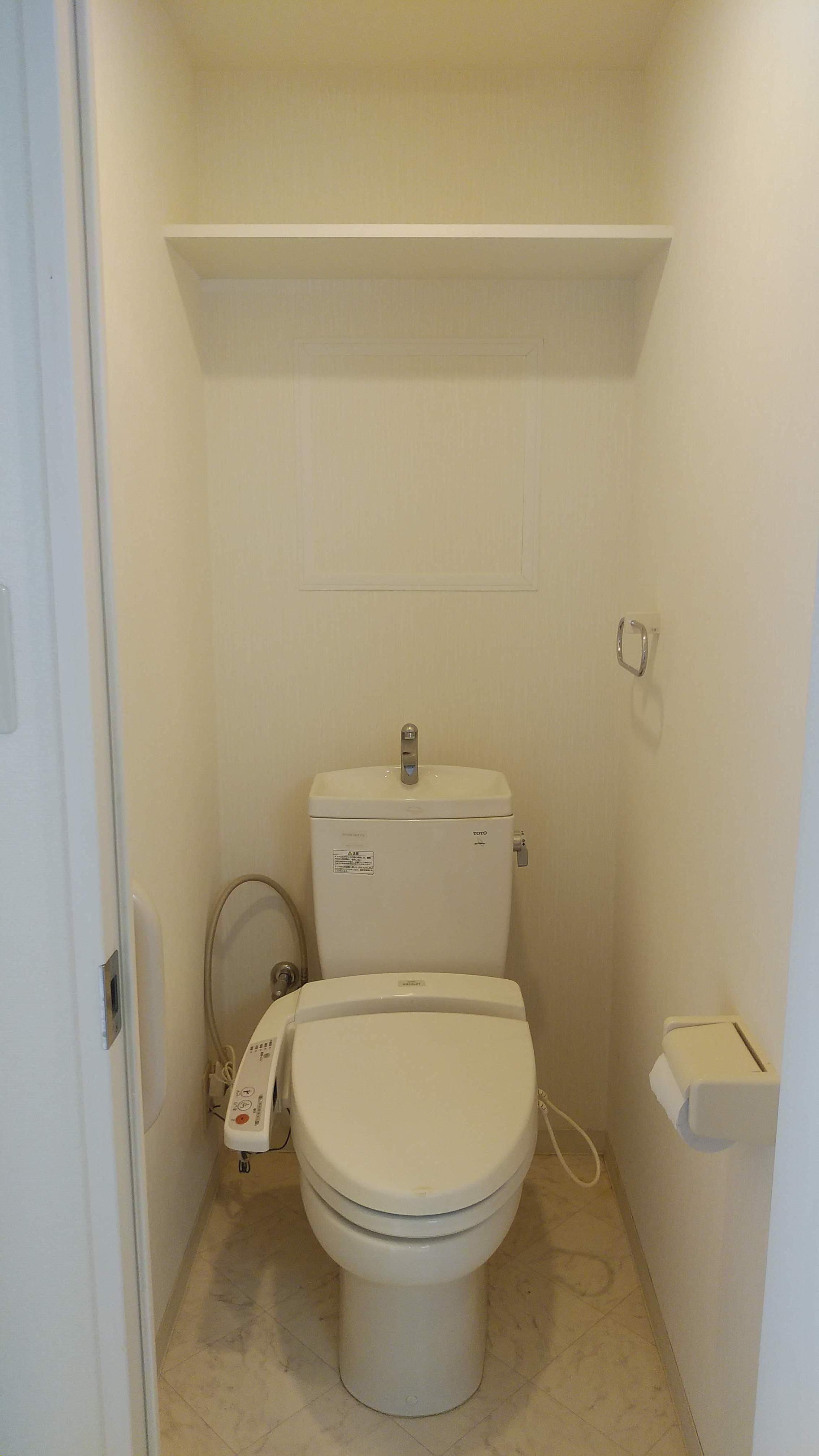 トイレ　【参考】同建物内の別のお部屋の画像です