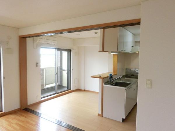 居室・リビング　明るいリビングです！