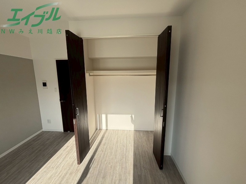 収納　同型参考写真