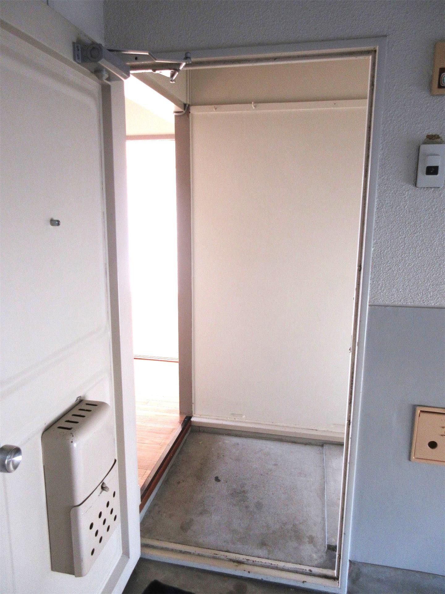 玄関　玄関はこのような感じです♪