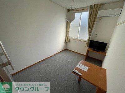 その他　1階は絨毯仕様です。