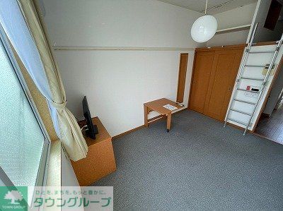 居室・リビング　1階は絨毯仕様です。