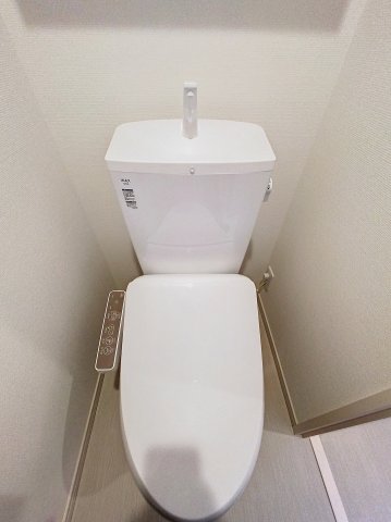 トイレ　温水洗浄便座付きトイレ