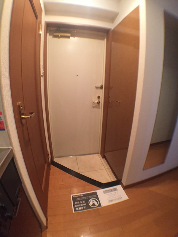 玄関　弊社は全物件仲介手数料半月分+税でご紹介可能です★