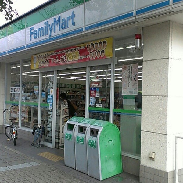 コンビニ　ファミリーマート JR西宮駅北口店（コンビニ）まで124m