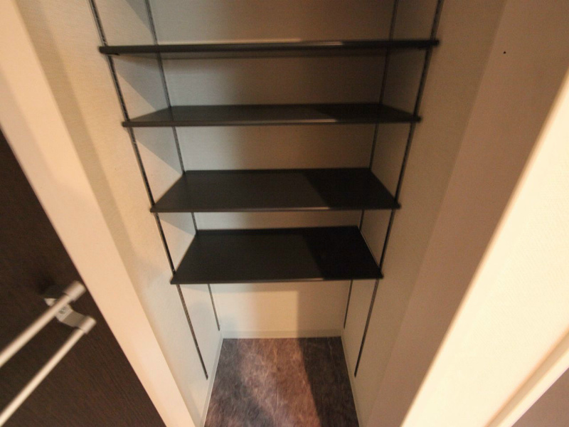 玄関　玄関　シューズボックス付（収納充実してます）