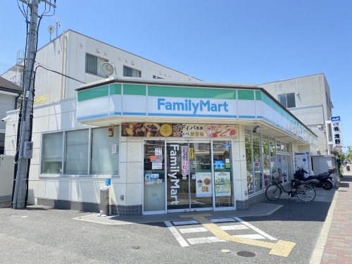 コンビニ　ファミリーマート 八尾南本町一丁目店（コンビニ）まで888m