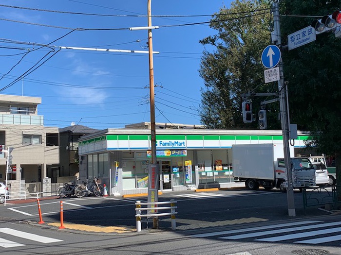 コンビニ　ファミリーマート 都立家政店（コンビニ）まで230m
