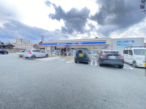 コンビニ　ローソン松阪本町店（コンビニ）まで141m