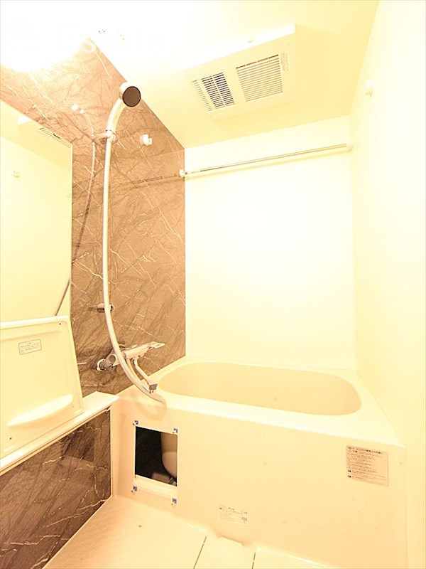 バス・シャワールーム　バスルーム