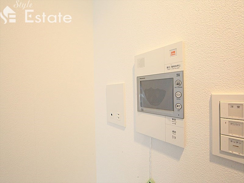 セキュリティ　モニター付きインターホン