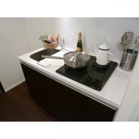 キッチン　コンパクトなキッチンで掃除もラクラク