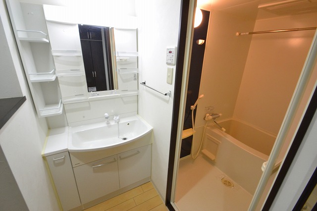 洗面設備　洗面所です☆シャンプードレッサーです♪