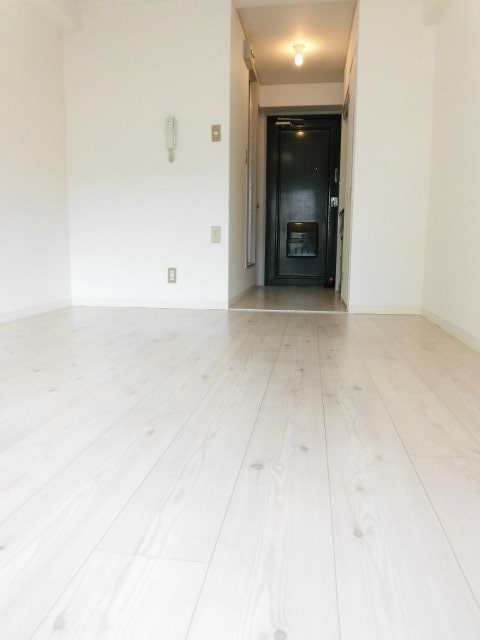 居室・リビング　室内綺麗に改装されてます。