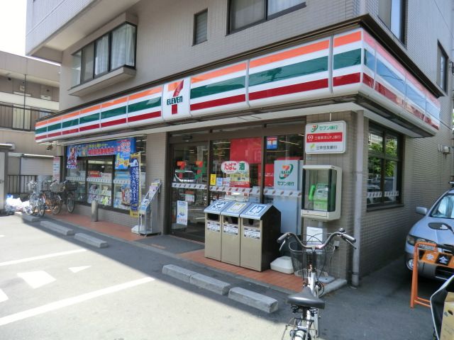コンビニ　セブンイレブン世田谷北烏山店（コンビニ）まで385m