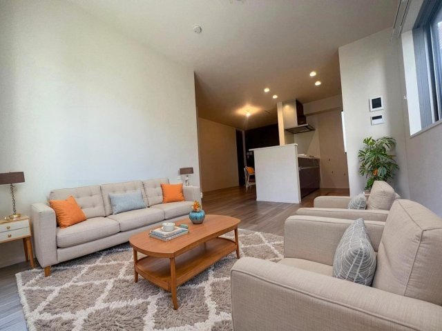 居室・リビング　※家具はCG生成の為、実際に家具はついてきません。ご注意くだ