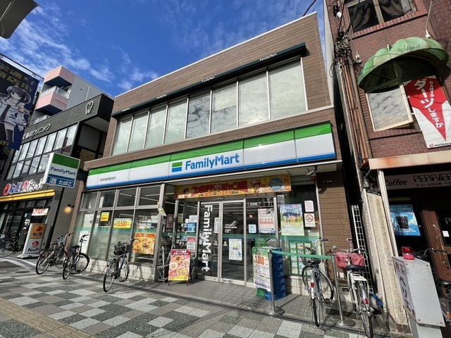 コンビニ　ファミリーマート　吹田栄通り商店会（コンビニ）まで180m