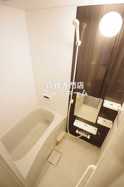 バス・シャワールーム　追炊き機能付きのお風呂！