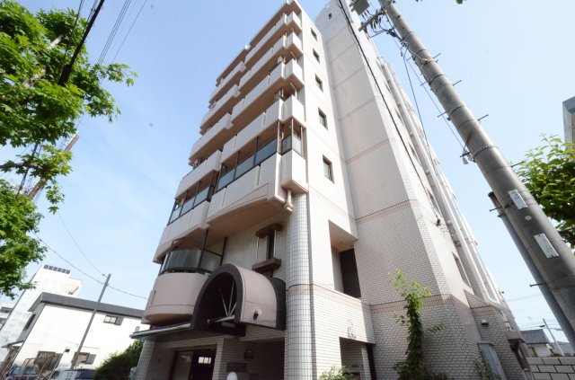 建物外観　エレベータ、宅配ボックス、オートロック付き！