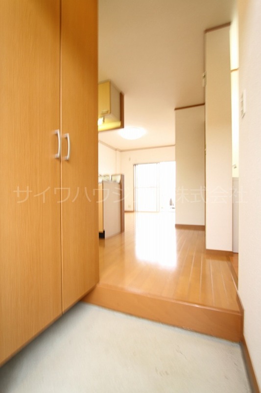 玄関　退去予定の為、過去の参考写真になります