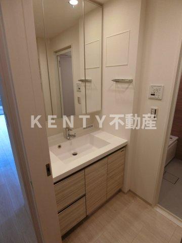 洗面設備　コンパクトで使いやすい洗面所