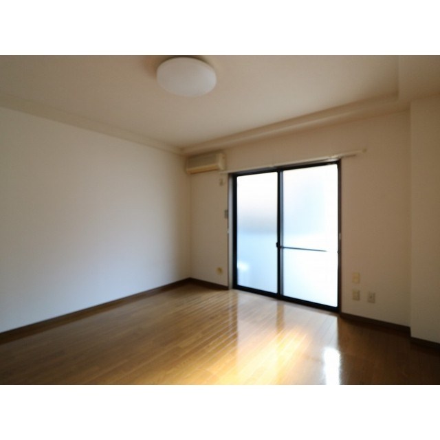 その他　通気性良好なリビングです。