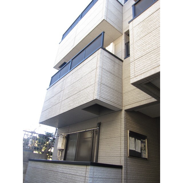 建物外観　閑静な住宅街に立地した物件です。