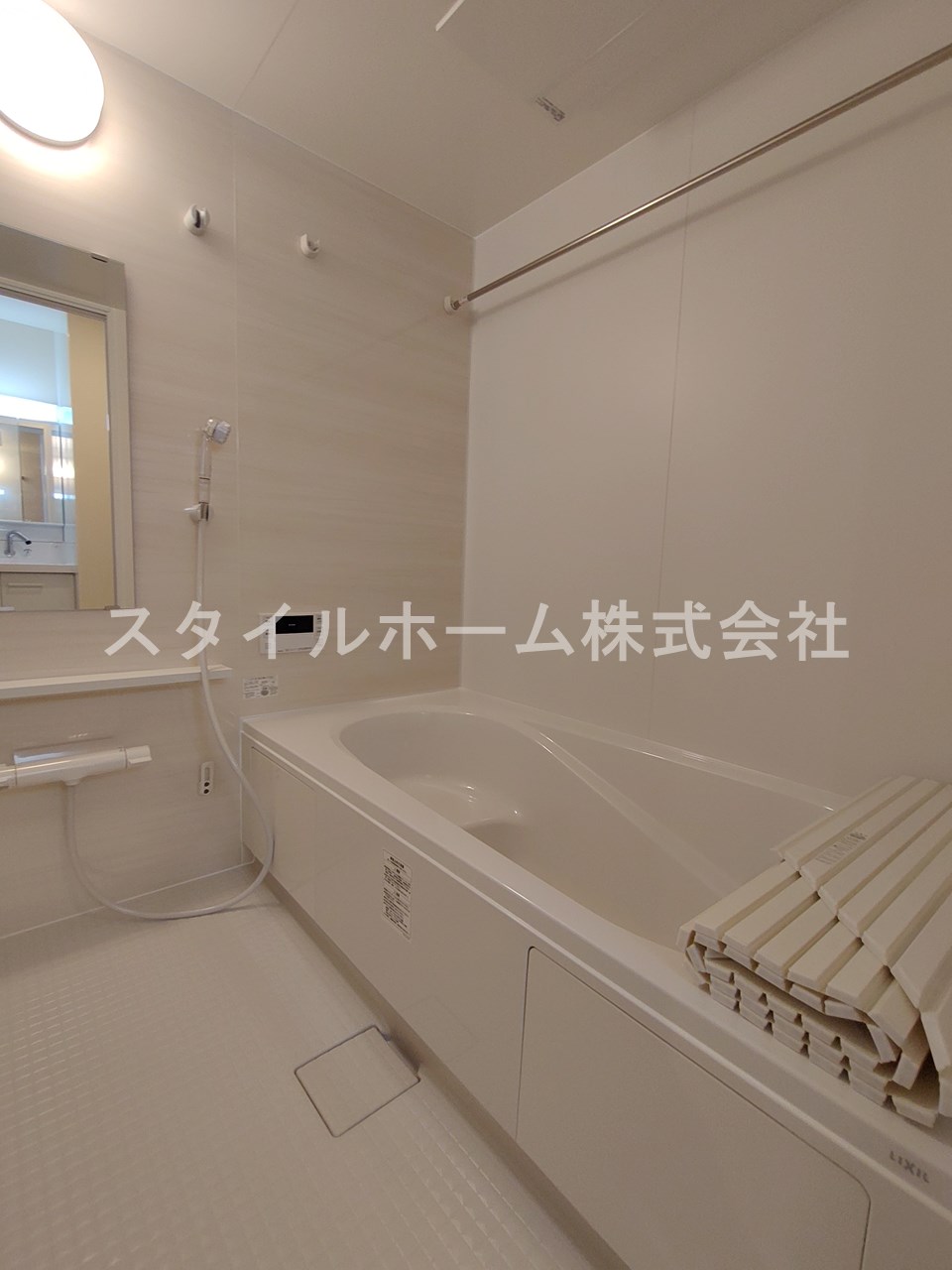 バス・シャワールーム　別部屋写真です。