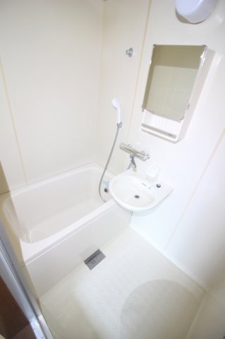 バス・シャワールーム　※他部屋参考写真