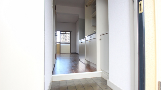 玄関　※別号室の写真です