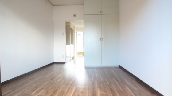 居室・リビング　※別号室の写真です