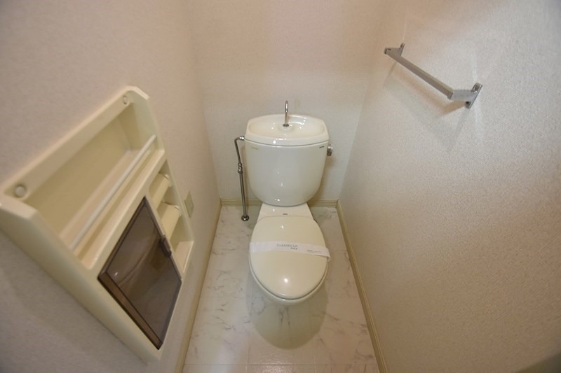 トイレ　綺麗な温水洗浄便座のトイレ♪