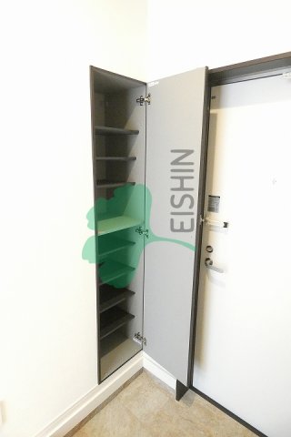 玄関　下駄箱もしっかりついてます！