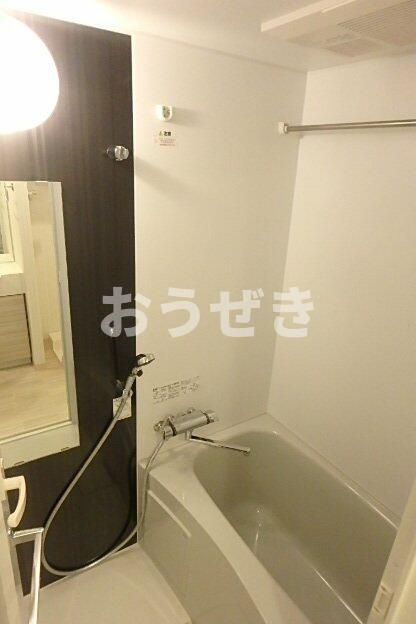 バス・シャワールーム　浴室乾燥機付きバスルーム