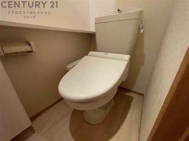 トイレ　温水洗浄便座機能付きのトイレです♪