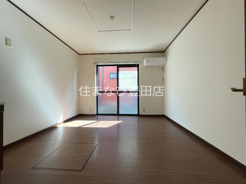 居室・リビング　同型別部屋写真