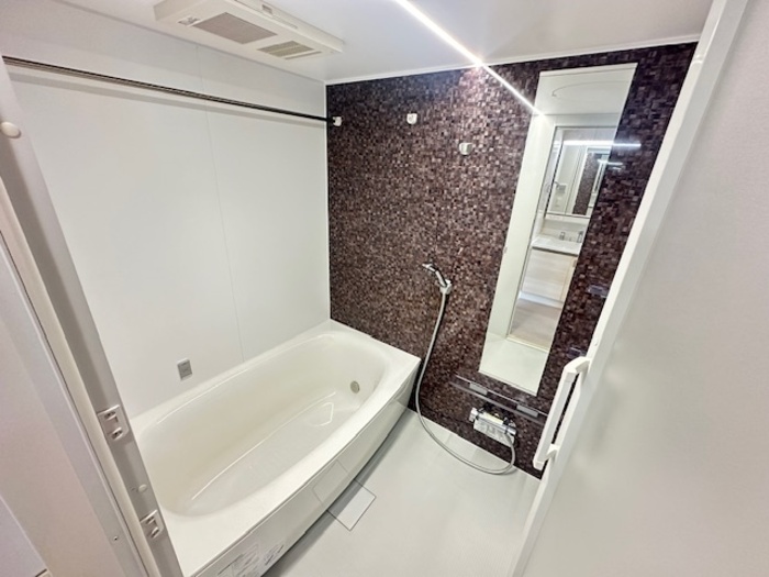 バス・シャワールーム　※別階の写真となります。現状優先。