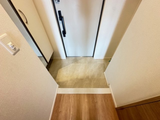 玄関　※別階の写真となります。現状優先。